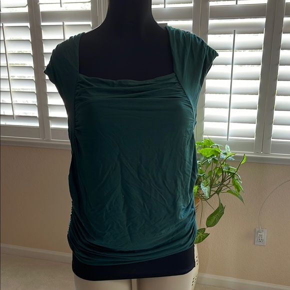 LOFT Tops - Green Ruched Cap Sleeve Blouse